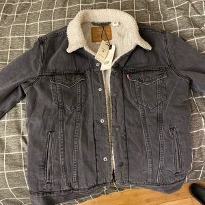 Levi’s Sherpa jacket in medium